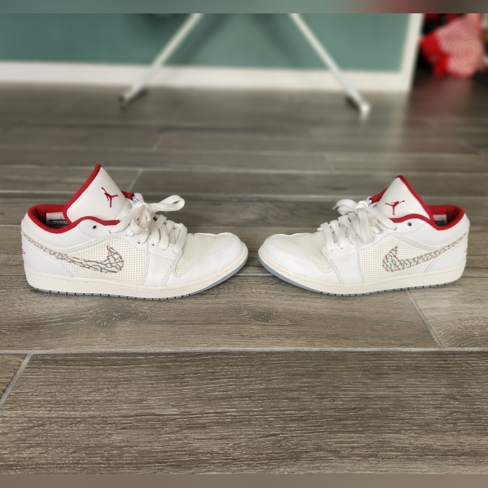 Nike Jordan 1 Low, size 10.5, very good condition.